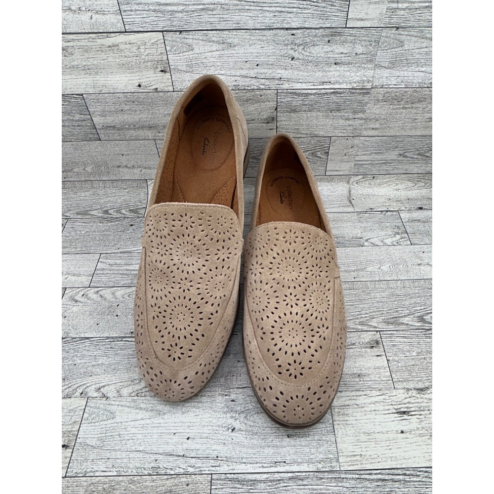 Clarks Collection Women Beige Suede Perforated Loafer Flats Shoes Size 10